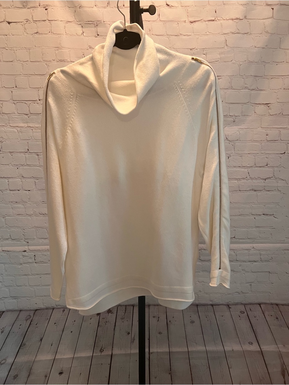❤️French Connection Cowl Neck SWEATER